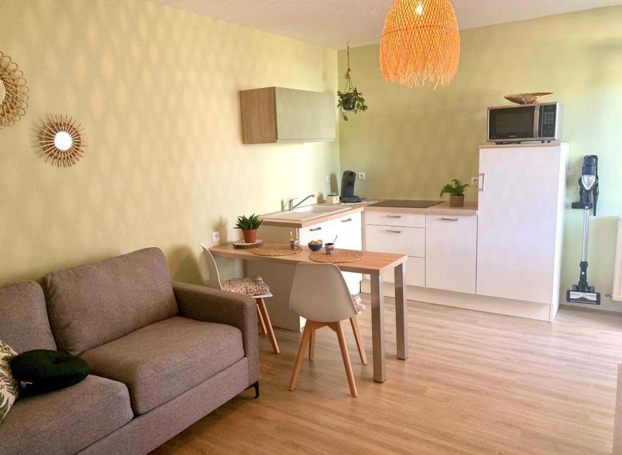 Gite Dans Une Ambiance Vegetale Avec Spa Privatif Jazennes Ngoại thất bức ảnh