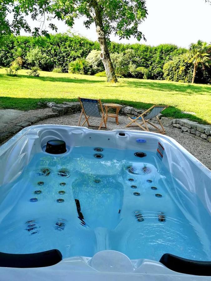 Gite Dans Une Ambiance Vegetale Avec Spa Privatif Jazennes Ngoại thất bức ảnh